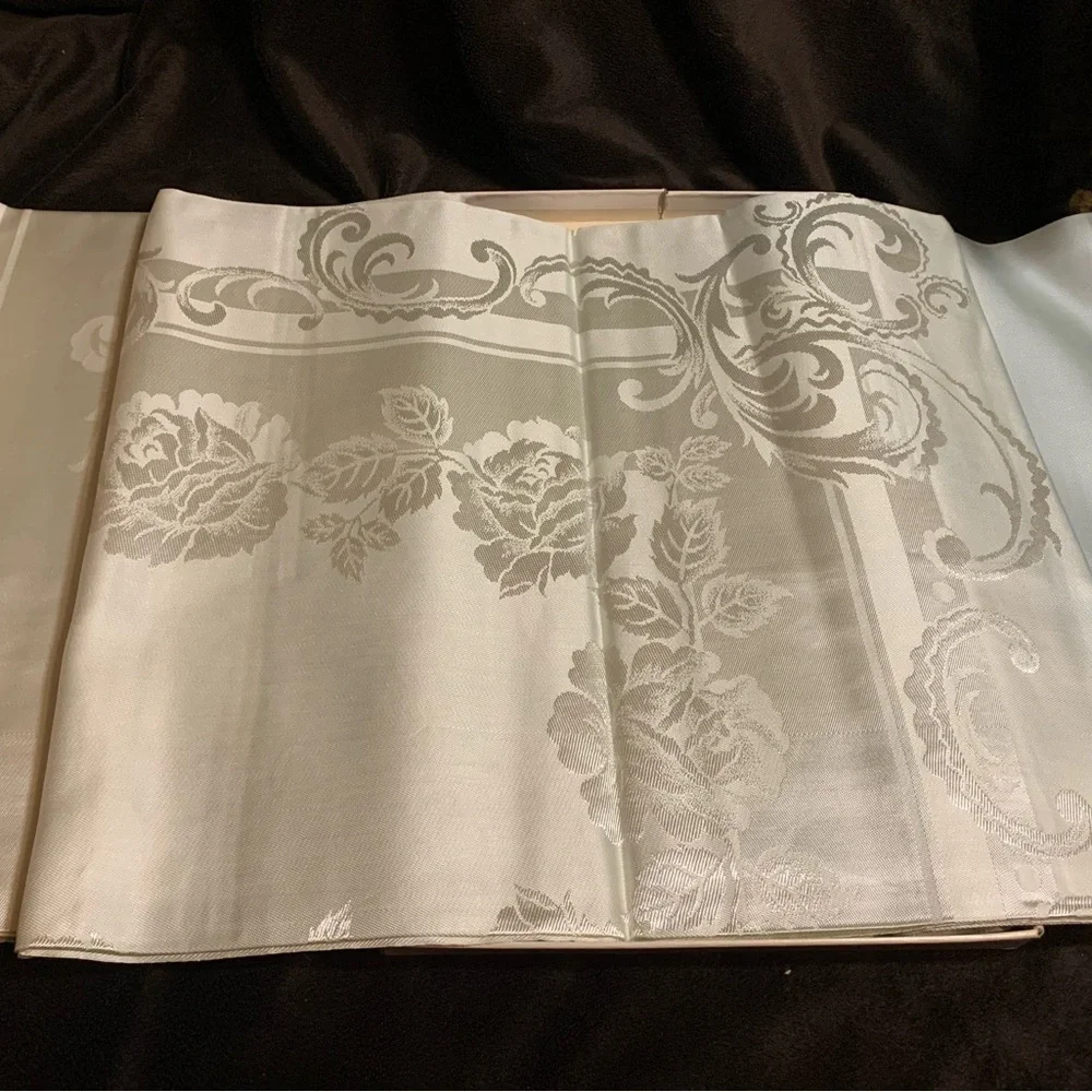 VINTAGE Imported Damask cotton rayon 54” X 72” tablecloth in original box